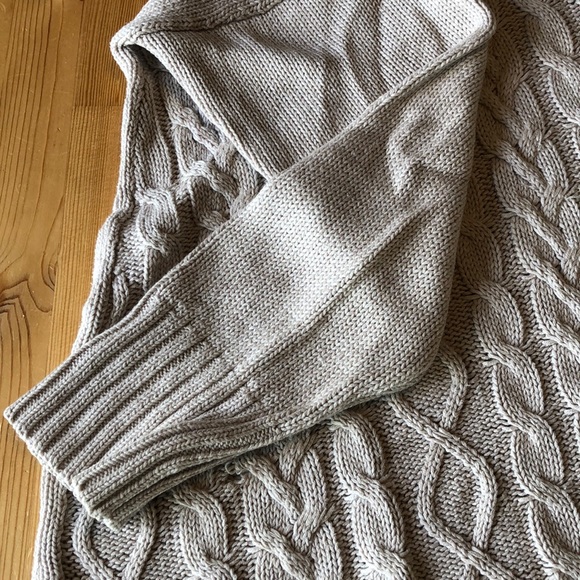 Over-Sized Fall sweater - Picture 5 of 5
